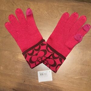 Reduced!  Coach knit logo gloves
